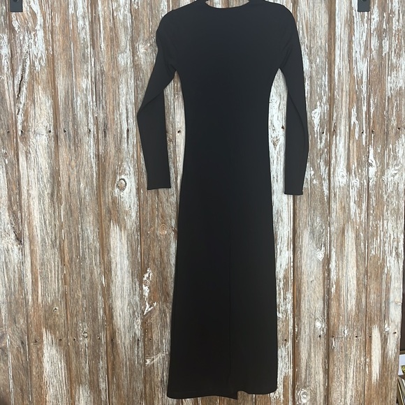 ZARA Elegant but Black Asymmetrical Dress
SIZE XS - Picture 5 of 5